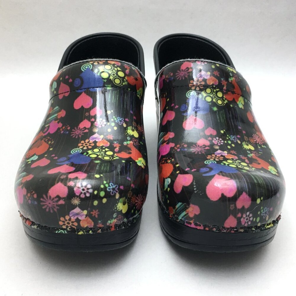 Dansko Women's Valentine Hearts and Floral Print Clogs Patent Leather size 37 - Picture 6 of 9